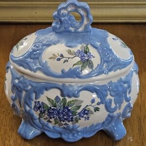 Vintage Holland Mold Ceramic Floral Trinket Jewelry Box Hand Painted by Patzoldt